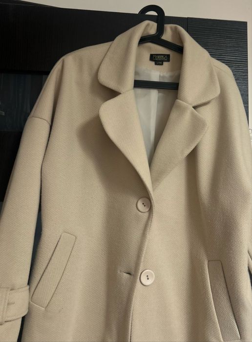 Płaszcz damski typu oversize