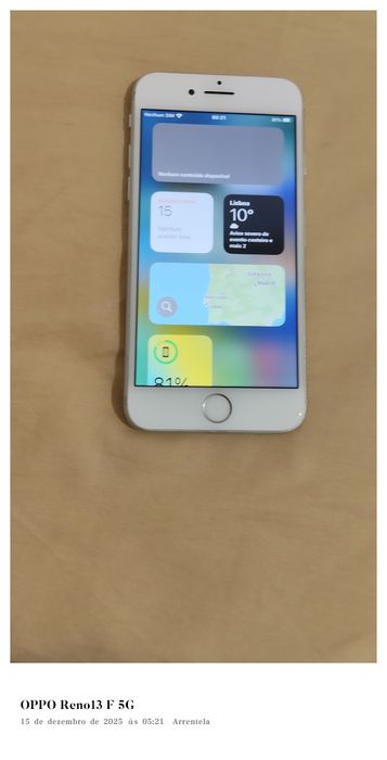Vendo iPhone 8 branco 64gb com carregador e cabo