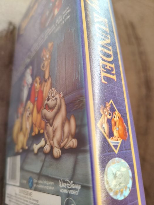 Kaseta VHS Zakochany Kundel Disneya