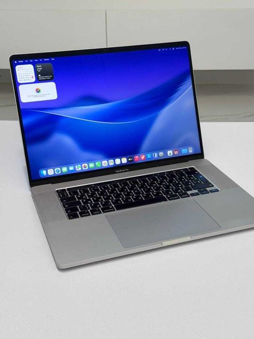 MacBook Pro 16” 2019р i7 16 gb RAM 512 gb SSD Silver 123 цикли