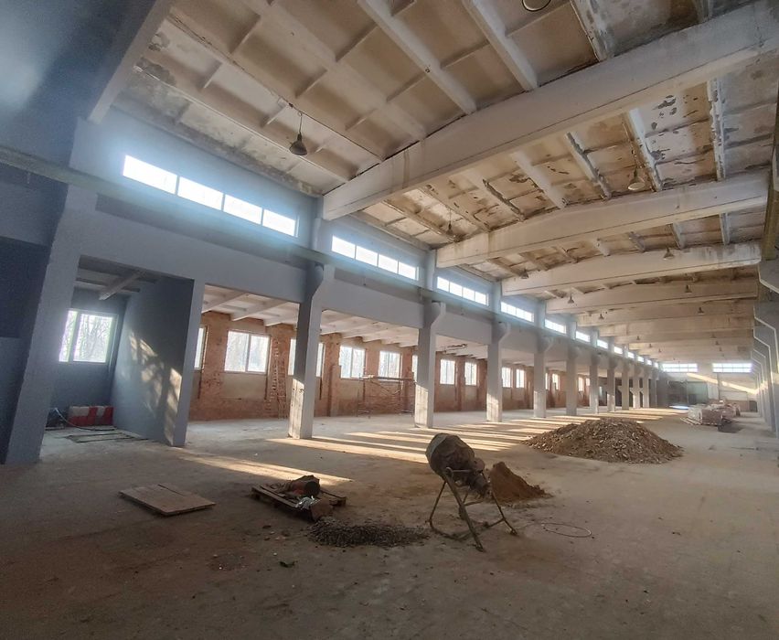 ПРОДАЖ великого 2282 кв.м ВИРОБНИЧОГО ПРИМІЩЕННЯ у Берегові, новий дах