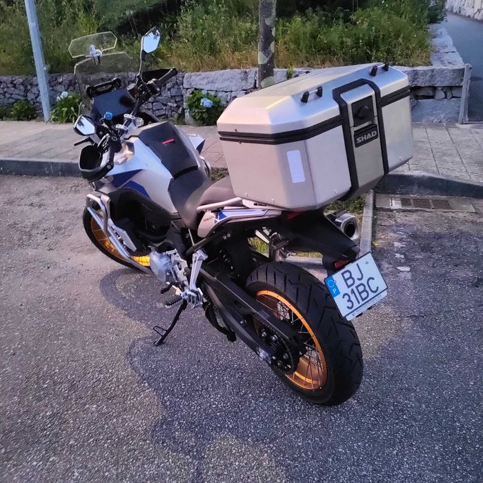 Voge 900 DSX como nova