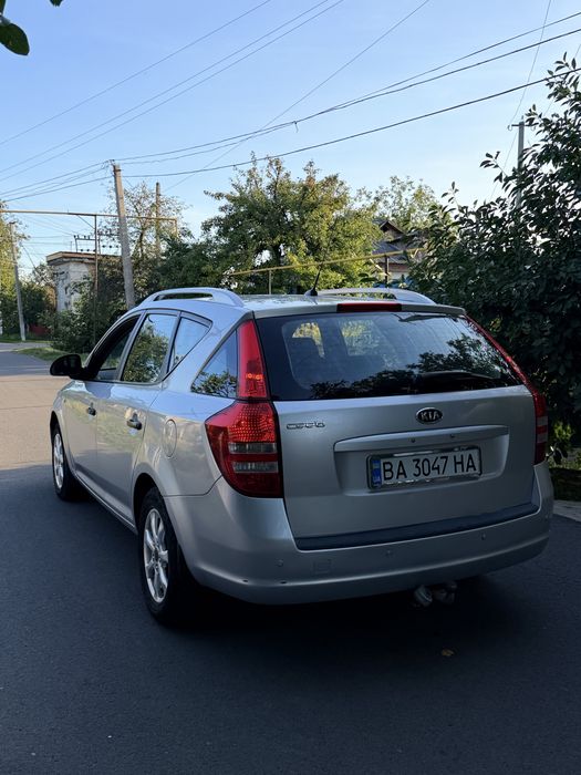 Kia ceed универсал, 1,6 бензин  2007 год