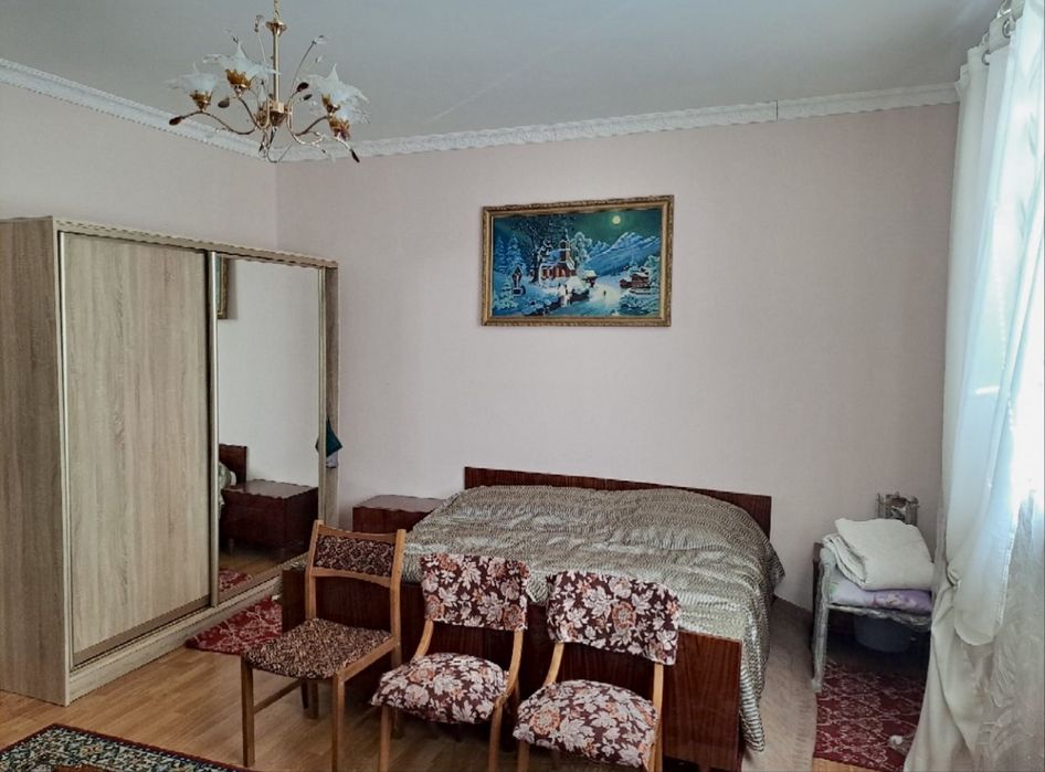 Продається напівособняк в центральній частині міста