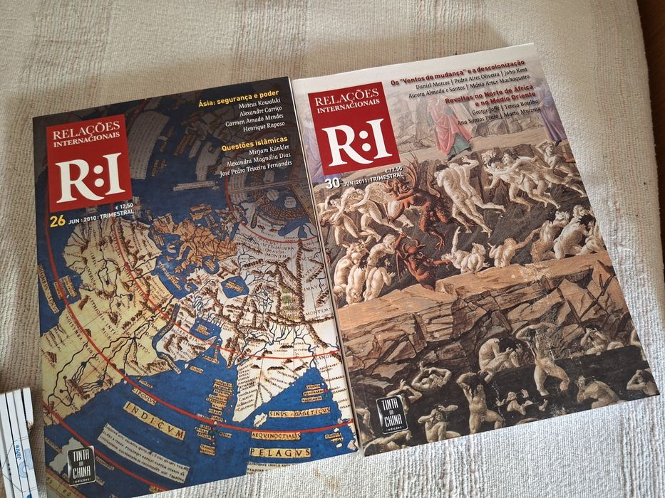 Duas revistas RI Relações Internacionais por 3 euros