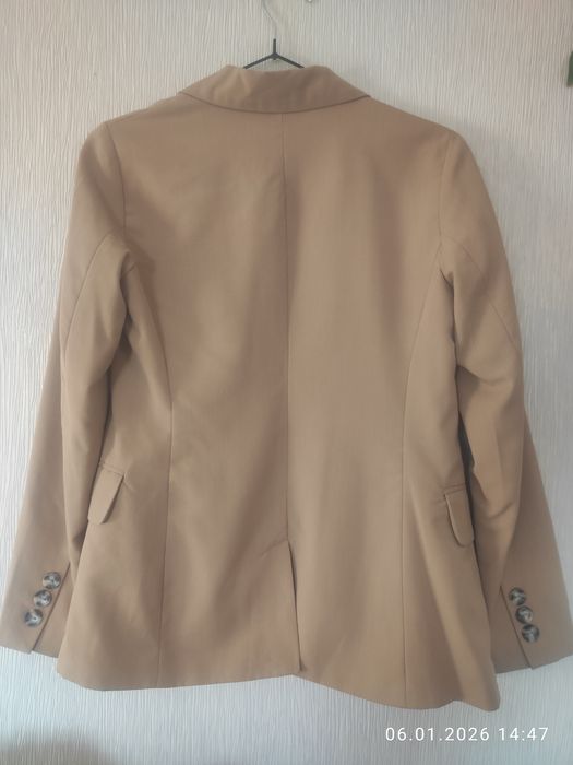 Піджак гарного кольору