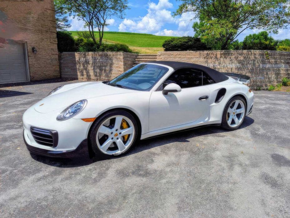 Porsche 911 Turbo S      2019