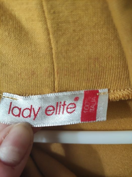 Sukienka z luźnym golfem