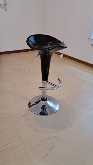 Banco alto de refeição