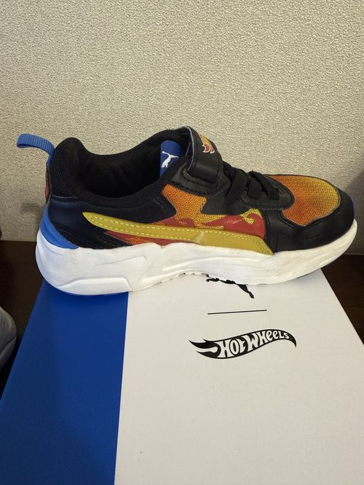Продам оригінальні кросівки PUMA  Hot Wheels