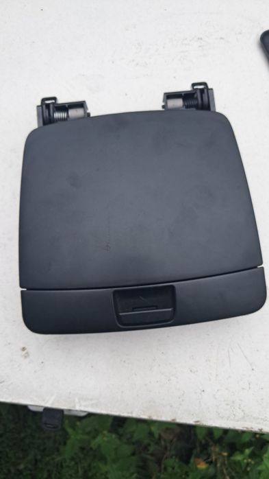 Hyundai і30 бардачок