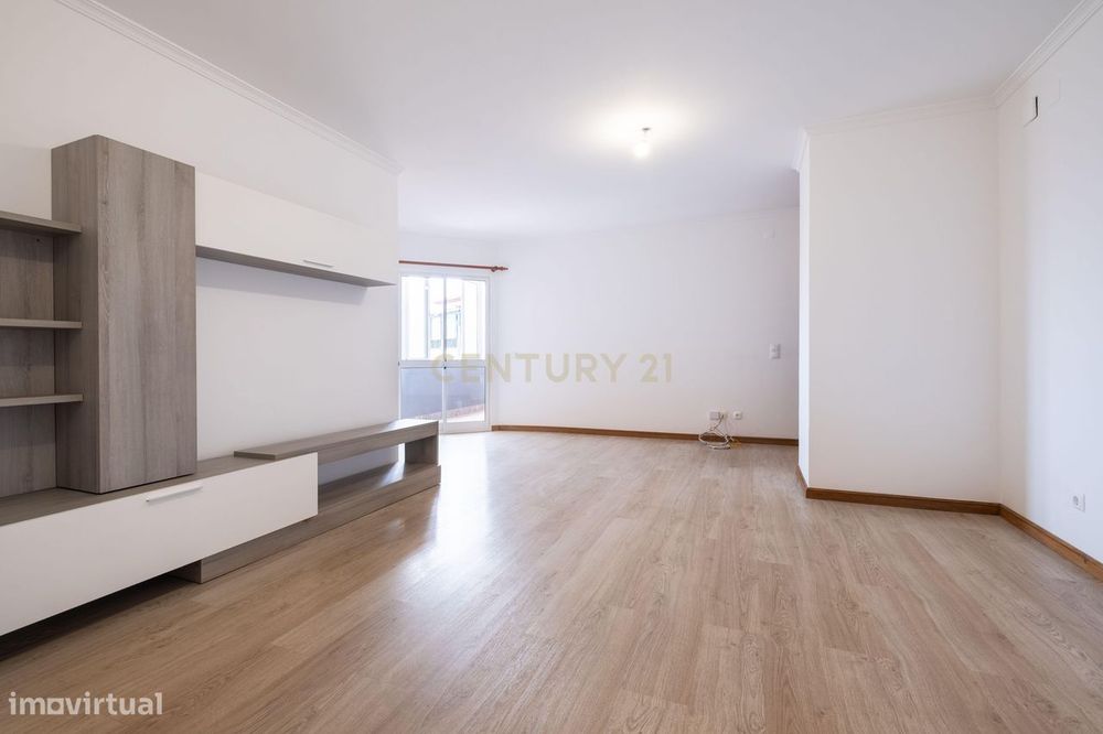 Apartamento T2 para Arrendamento – Centro do Funchal, Ilha da Madeira
