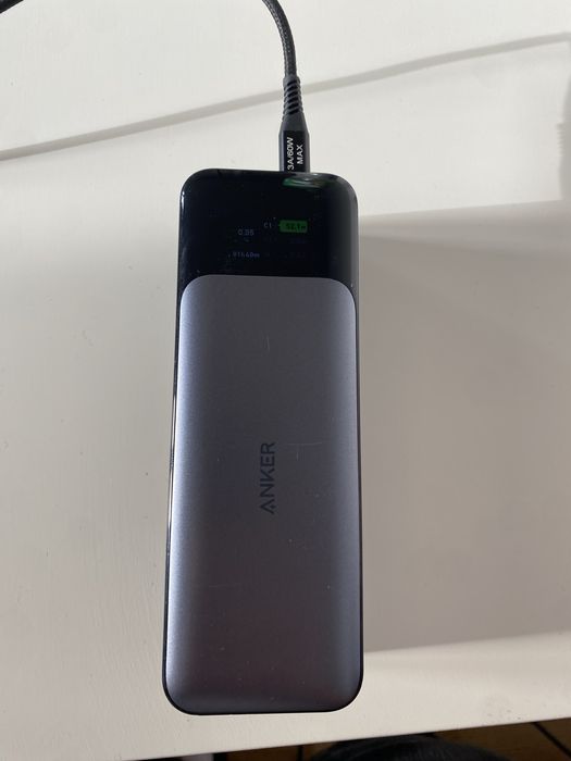 Power bank Anker 737