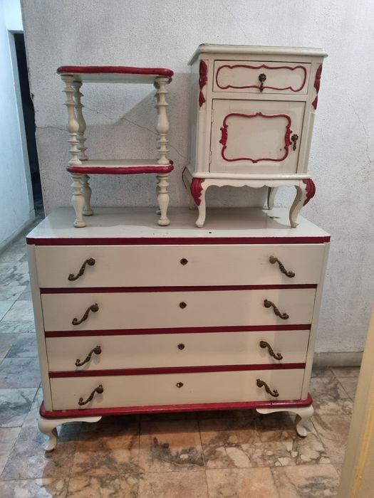 Cómodas, mesa de cabeceira e mesinha de apoio