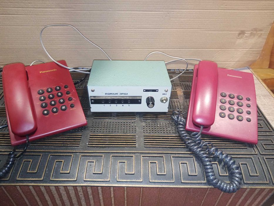 Переговорное устройство на основе телефонов.