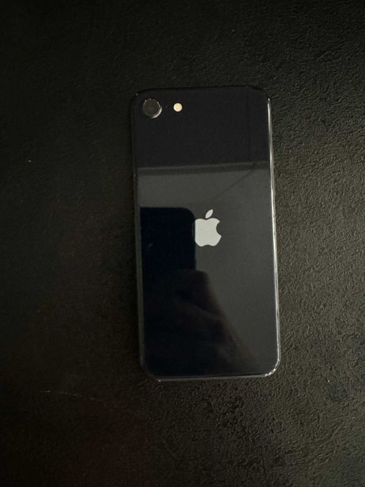 Apple iPhone SE 2020 100% Bateria