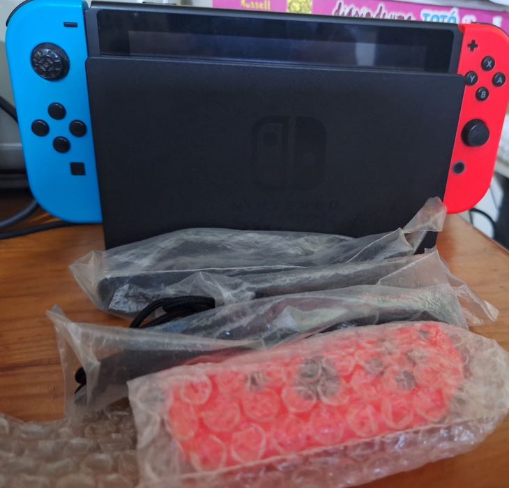 Nintendo switch azul e vermelha