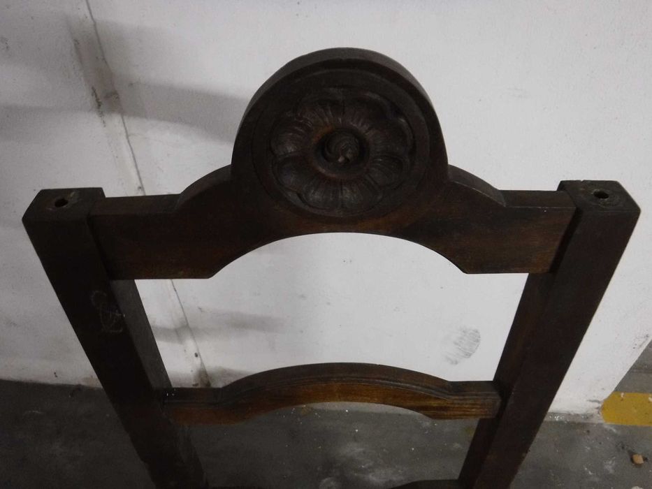 Cadeiras várias de sala ou quarto
