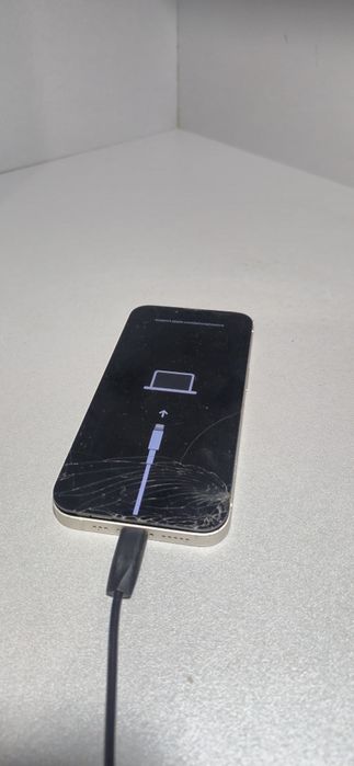 продам Iphone 13