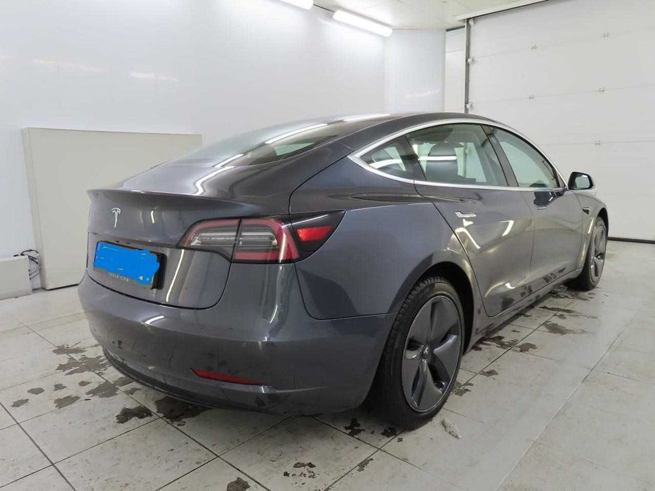tesla Model 3 bem estimado