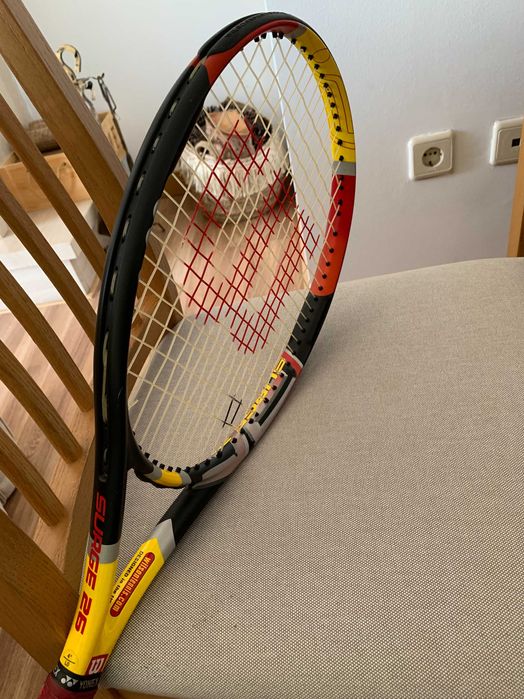 Raquete de primeira linha Wilson Junior Surge 26 em ótimo estado.