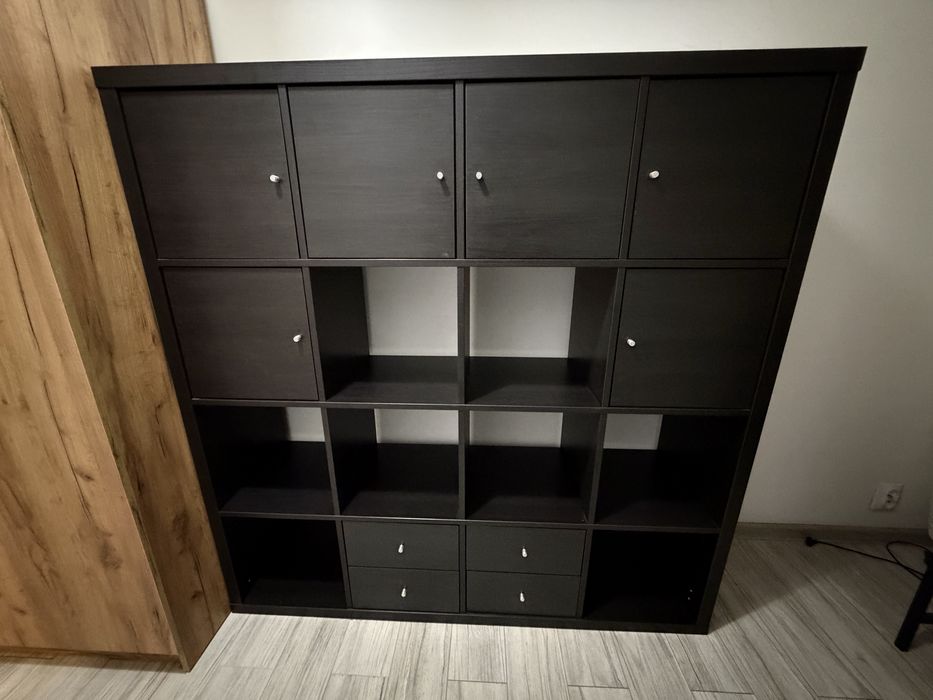 Regał IKEA KALLAX z wkładami