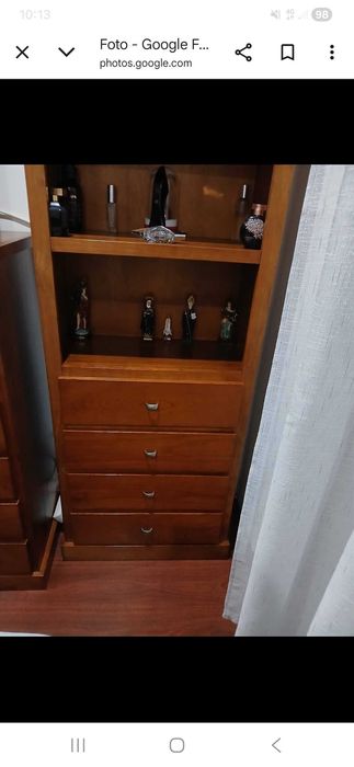 Móvel de madeira maciça