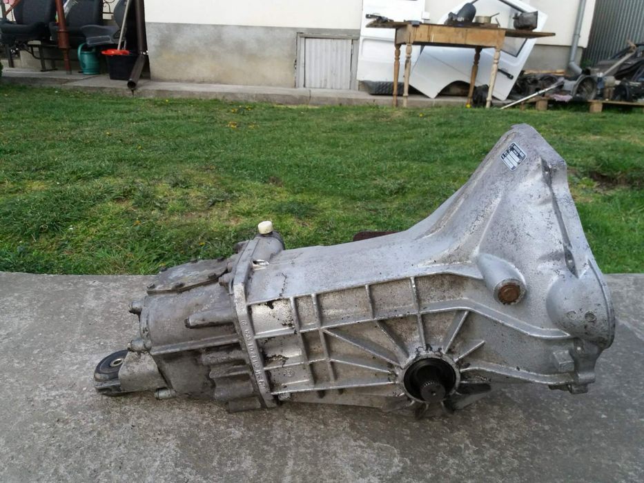 Продам коробку передач до Мерседес МБ 100