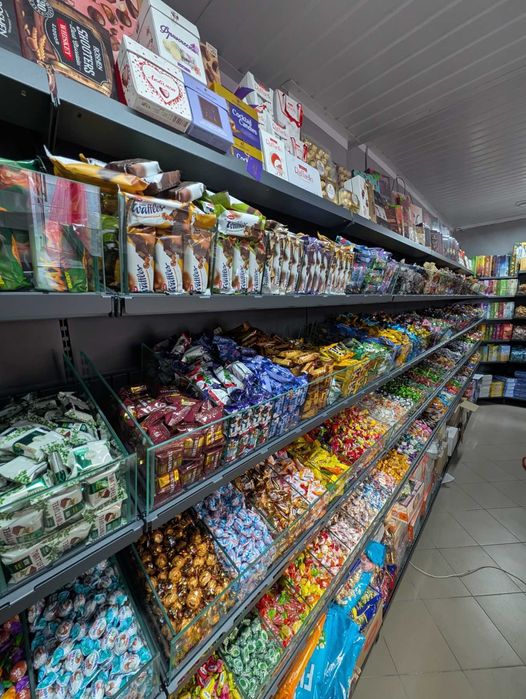 Стелажі для магазину. Каси, холодильне обладн. Гранти на обладнання