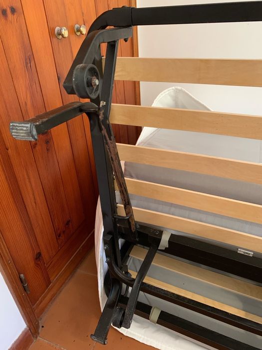 Sofa Cama IKEA com capa de protecao
