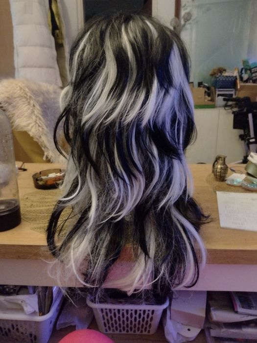 Peruka damska biało czarna