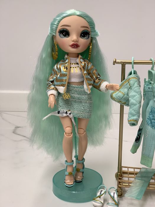 Lalka kolekcjonerska Rainbow high Daphne Minton mietowa turkusowa