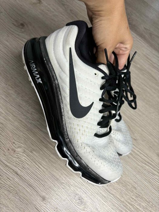 Buty sneakersy sportowe Nike Air max 2017.   36.5