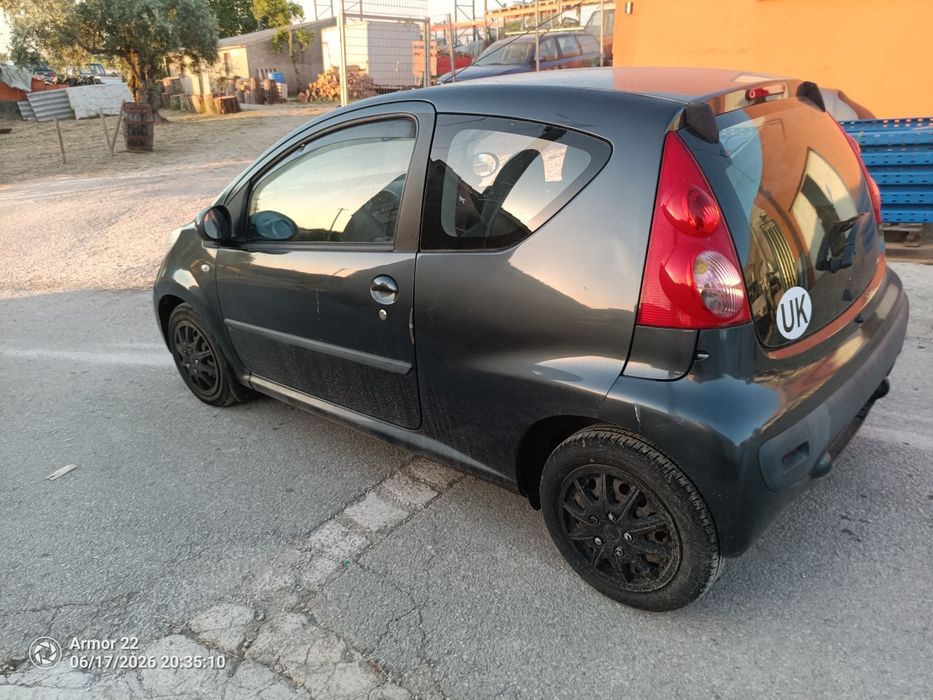 Peugeot 107 só peças,  primeiro modelo