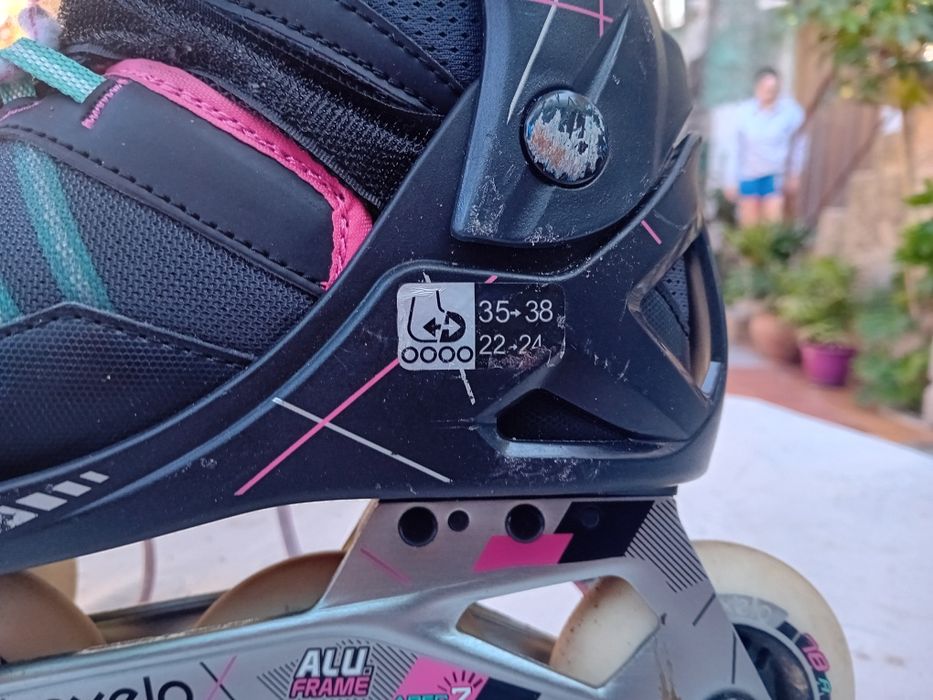 patins em linha em otino estado.