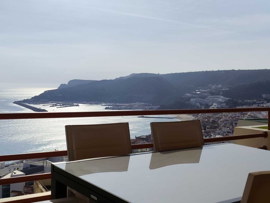 Casa T2 Duplex para férias em Sesimbra Vista-mar e Garagem LIVRE DE 22 A 29 AGOSTO