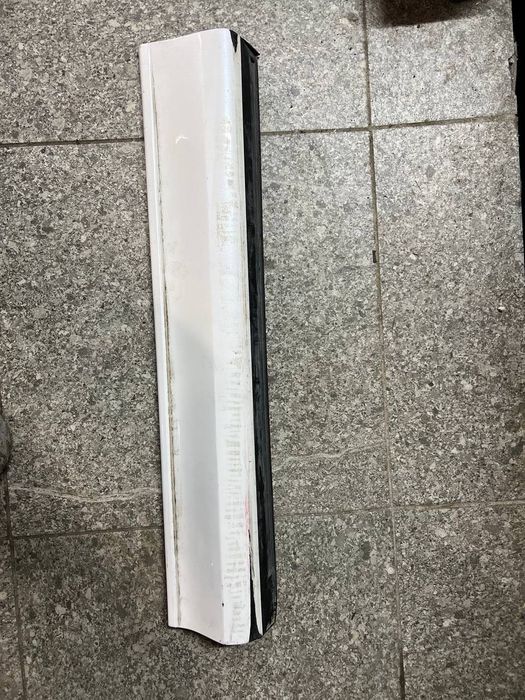 накладка двері задня ліва MAZDA CX - 5  21- бу оригінал