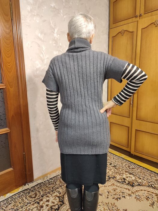 Платье шерстяное с воротником MaxMara