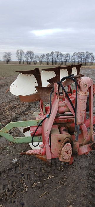 pług obrotowy kverneland 4 skibowy pługi 4 z ramieniem
