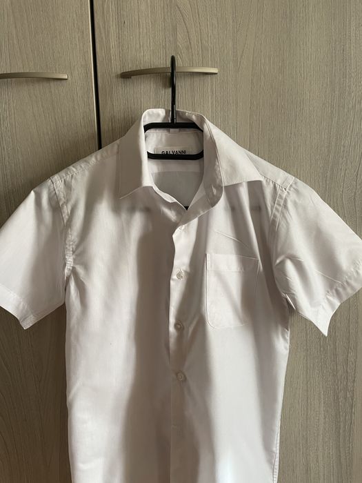 Сорочка біла на хлопчика, короткий рукав, зріст 134