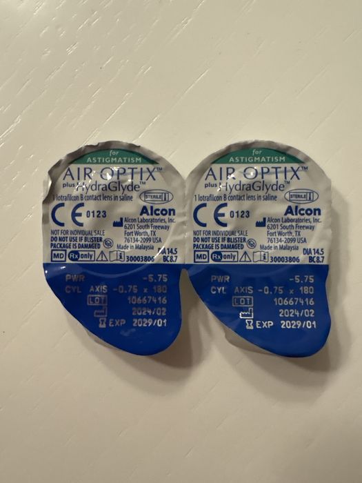 Dwie soczewki toryczne AIR OPTIX Alcon PWR -5,75 CYL -0,75 AXIS 180