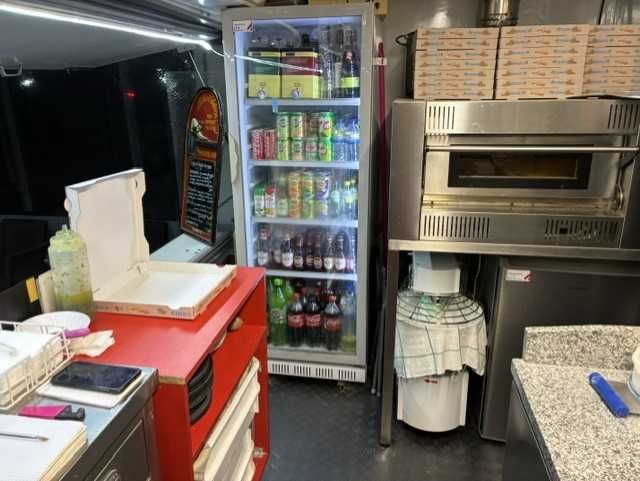 Roulote a pizzas e outros