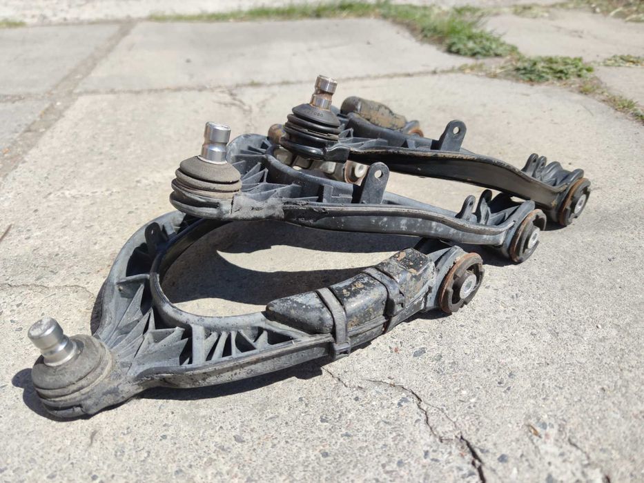 Важіль верхній передній лівий (оригінал) Model 3