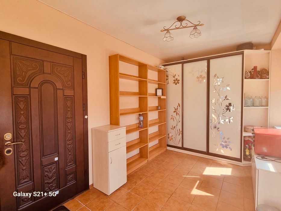 Долгосрочная аренда половині 2 єт. дома 145 кв.м. в с.Осещина