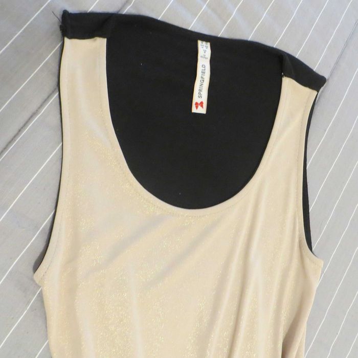 Vestido Springfield, dourado à frente, saia preta plissada e forrada M