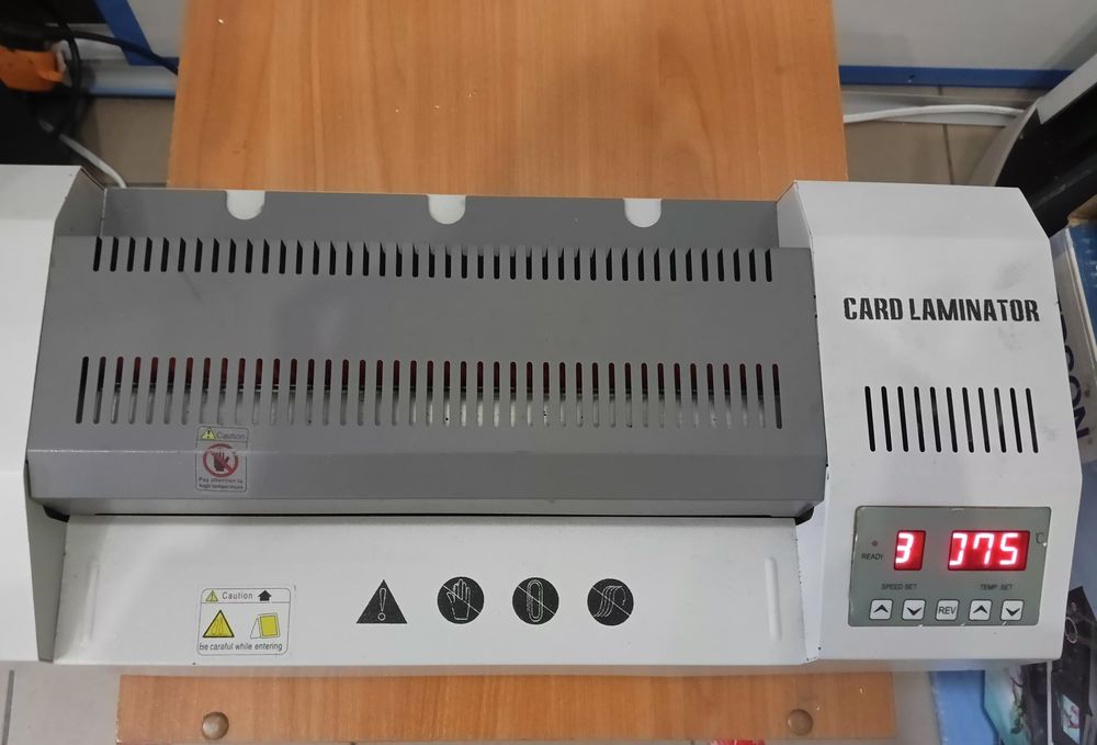 Ламинатор в хорошем состоянии