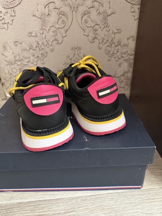 Кросівки Tommy Hilfiger 37розмір оригінал