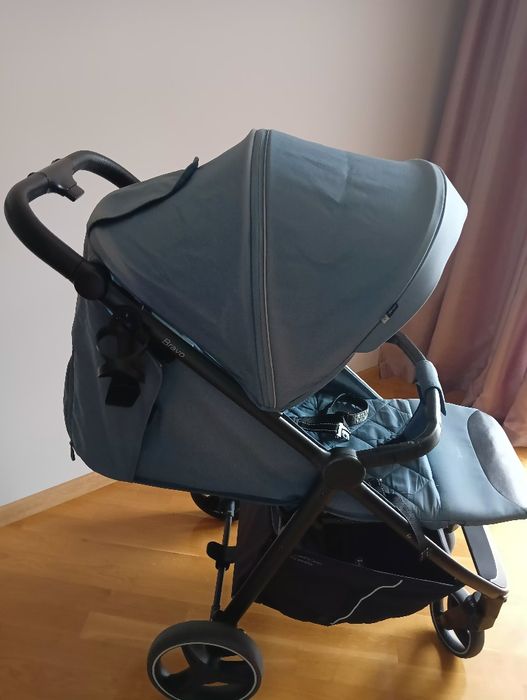 Прогулянкова коляска Carrello Bravo