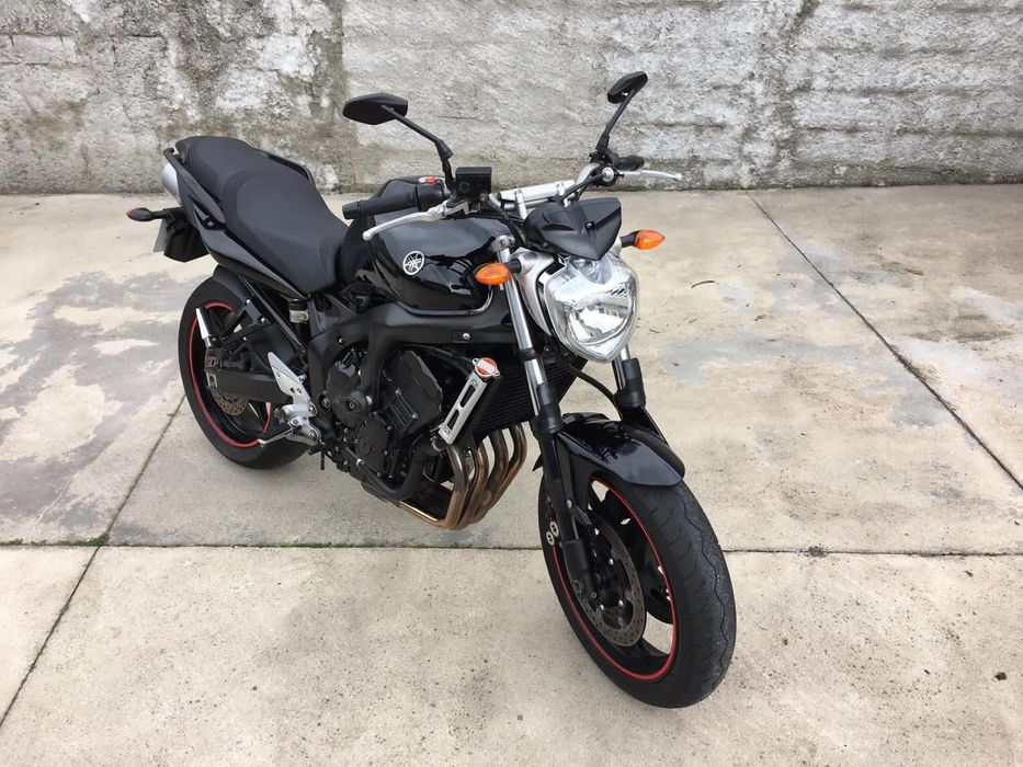 Moto Yamaha FZ 600