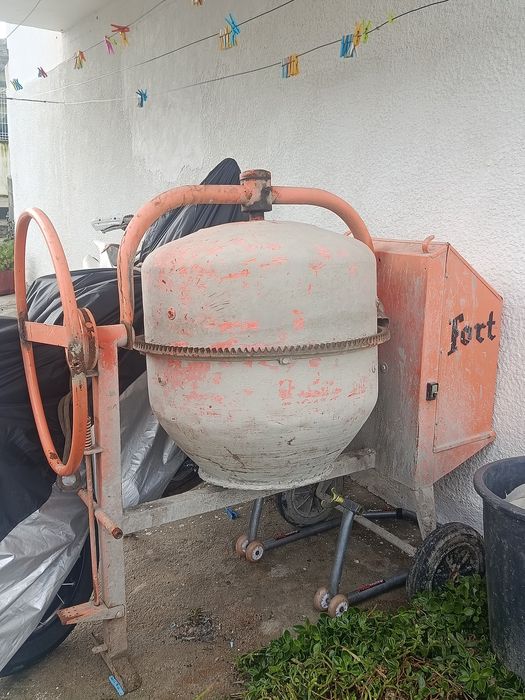 Alugo betoneira elétrica